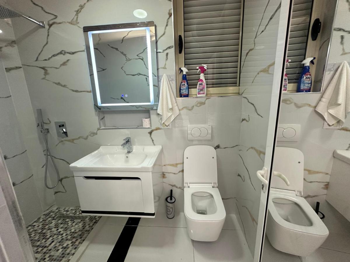 Esto'S Apartament Near Tirana Airport 1 - Self Checkin -Netflix - Free Parking Valjiosi Eksteriør billede