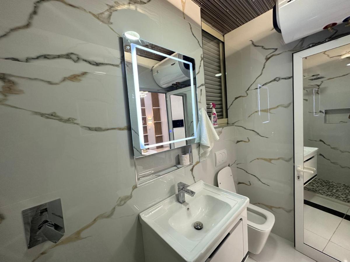 Esto'S Apartament Near Tirana Airport 1 - Self Checkin -Netflix - Free Parking Valjiosi Eksteriør billede